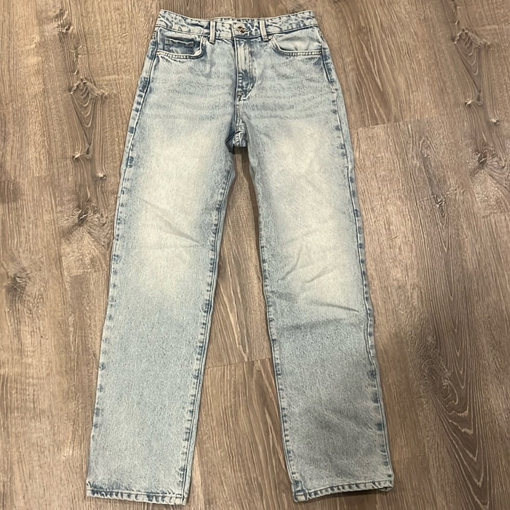 Zara Light Wash Straight Leg Mid Rise Jeans Sz 4